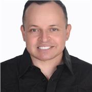 Profesor magister en educación, especialista en docencia universitaria